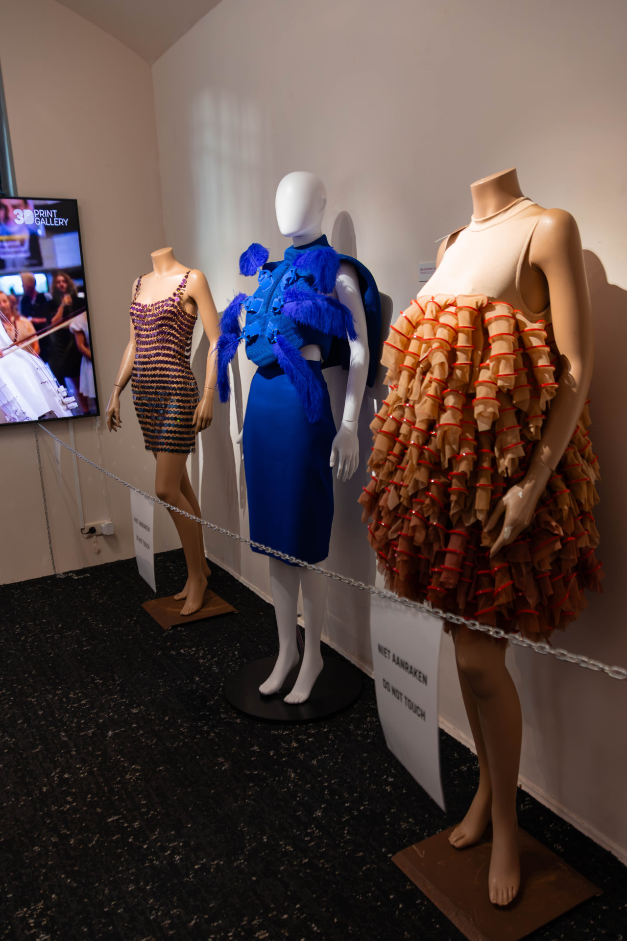 All exhibition looks on display at 3D Printing in Fashion in the 3D-Print Gallery, De Koepel, Haarlem